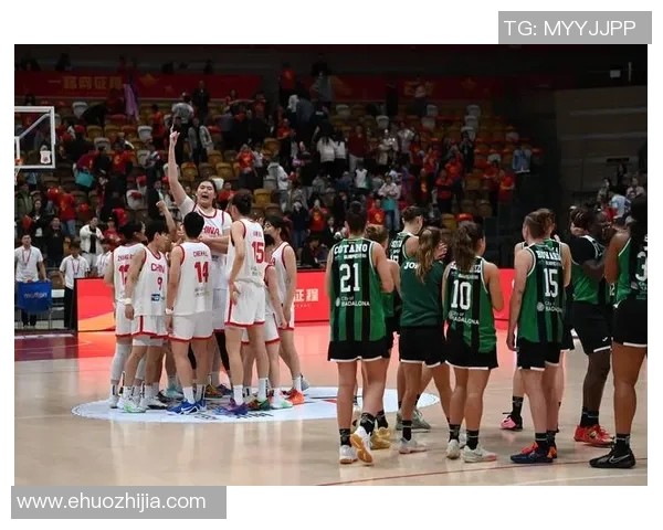 女篮拉脱维亚与俄罗斯激战正酣争夺欧洲篮球赛决赛资格